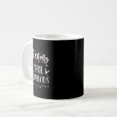 孫を甘やかしそうなクリスマスの コーヒーマグカップ (正面左)