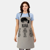 孫パーソナライズされたの名前を持つギフトNana Bear エプロン (着用した状態)
