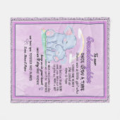 孫娘を抱き締める フリースブランケット (正面(横))