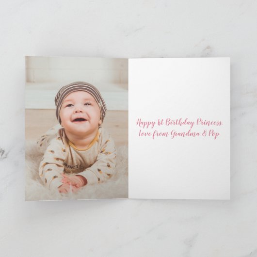 孫娘ファースト誕生日かわいいライオンの写真カード カード (内部)