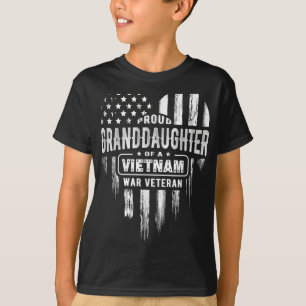 孫娘誇りを持ったベトナム戦争退役軍人グランパGr Tシャツ