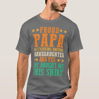 孫娘誇りを持った祖父のメンズパパ Tシャツ