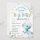 孵化近日恐竜の赤ちゃんシャワー少年ブルーかわいい 招待状 (正面)