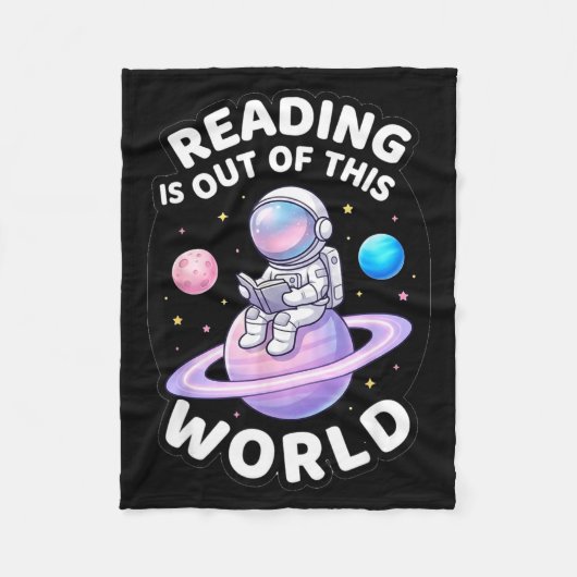 宇宙からやってきたような楽しい本を読む フリースブランケット (正面)