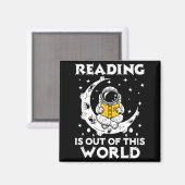 宇宙からやってきたような楽しい本を読む マグネット (正面/裏面)