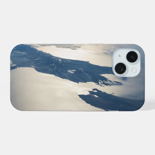 宇宙から見たクック海峡の全景 iPhone 15ケース (裏面横)