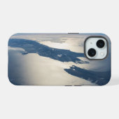 宇宙から見たクック海峡の輝きのパノラマ iPhone 15ケース (裏面横)
