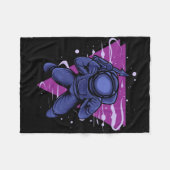 宇宙での宇宙飛行士の戦い フリースブランケット (正面(横))
