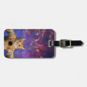 宇宙で自撮る赤いタビー猫 ラゲッジタグ (正面横)