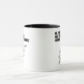 宇宙で誰もいびきをかくのを聞くことができません(暗闇) マグカップ (中央)