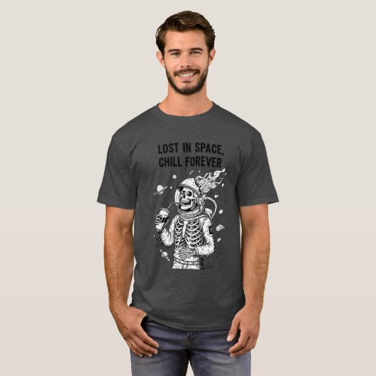 宇宙で飲むダークスケルトン宇宙飛行士 Tシャツ (正面フル)