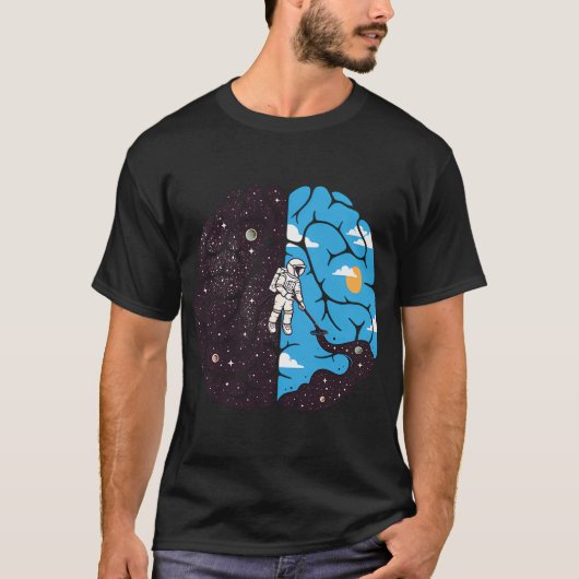 宇宙に浮かぶ Tシャツ (正面)