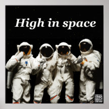 宇宙に行く前にポーズをとる宇宙飛行士