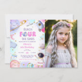 宇宙に達する4つ星の誕生日写真 招待状 (正面)