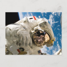 宇宙の写真のディスカバリーの宇宙飛行士