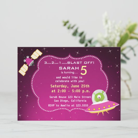 宇宙の外国の女の子の誕生日のパーティの招待状 招待状 (スタンド正面)