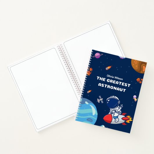 宇宙の宇宙飛行士と惑星の青パーソナライズされた色 ノートブック (内部)