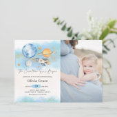 宇宙の惑星ボーイファースト赤ちゃんシャワー写真 招待状 (スタンド正面)