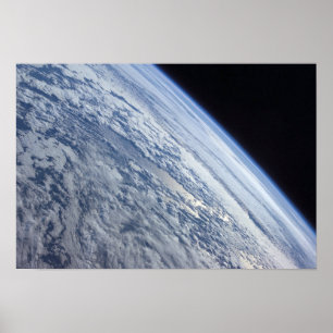 宇宙の暗黒に対する地球の地平線 ポスター