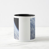 宇宙の暗黒に対する地球の地平線 マグカップ (中央)