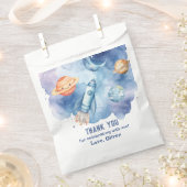 宇宙の最初の旅のまわりに日男の子の誕生日 フェイバーバッグ (クリップ留めされた状態)