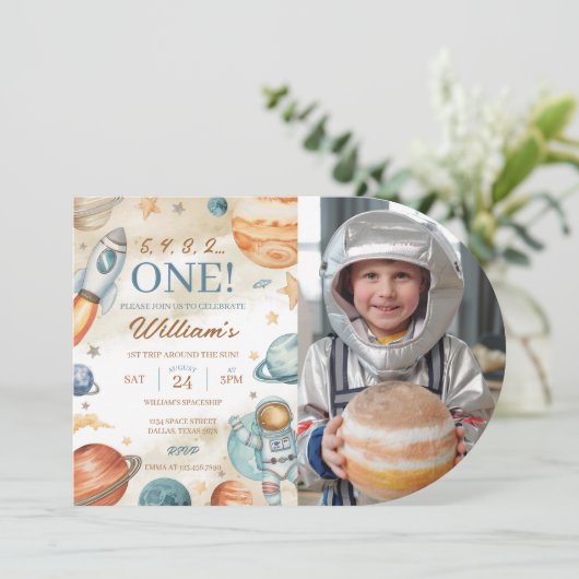 宇宙の最初の誕生日フォト 招待状 (スタンド正面)