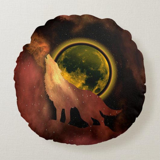 宇宙の月銀河で吠えるオオカミ ラウンドクッション (正面)