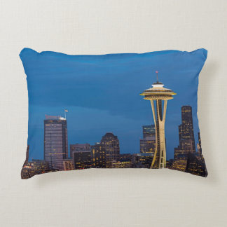 宇宙の針および都心のシアトル アクセントクッション
