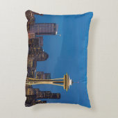 宇宙の針および都心のシアトル アクセントクッション (裏面(縦))