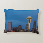 宇宙の針および都心のシアトル アクセントクッション (裏面)