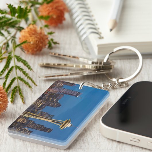 宇宙の針および都心のシアトル キーホルダー (正面右)