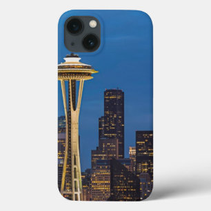 宇宙の針および都心のシアトル iPhone 13ケース