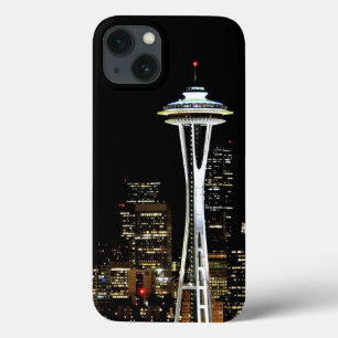 宇宙の針との夜のシアトルのスカイライン、 iPhone 13ケース