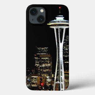 宇宙の針との夜のシアトルのスカイライン、 iPhone 13ケース