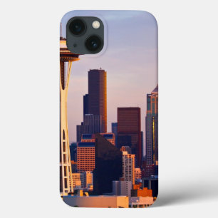 宇宙の針はシアトルの薄暗がりにタワーです iPhone 13ケース
