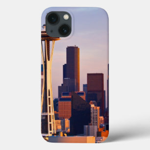 宇宙の針はシアトルの薄暗がりにタワーです iPhone 13ケース