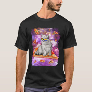 宇宙の銀河でピザに乗ってサングラスをかけた猫 Tシャツ