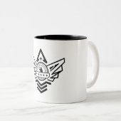 宇宙はツートーンマグの退役軍人の皮のロゴを設計します ツートーンマグカップ (正面右)