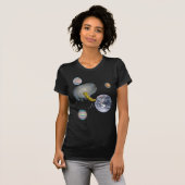 宇宙みみずの食べ物の地球 Tシャツ (正面フル)