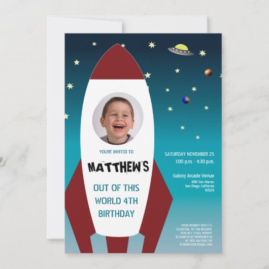 宇宙をテーマにしたフォトロケット4歳の誕生日 招待状 (正面)
