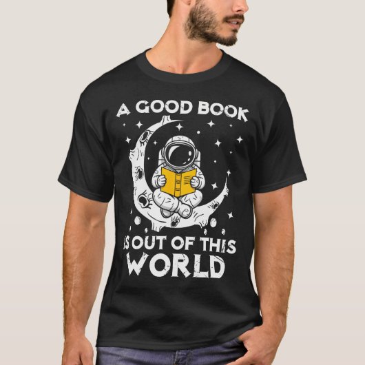 宇宙を感じる宇宙飛行士と月と宇宙の本 Tシャツ (正面)