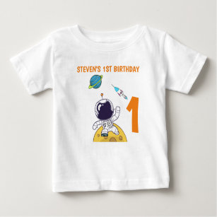 宇宙を探検する宇宙飛行士1歳の誕生日 ベビーTシャツ