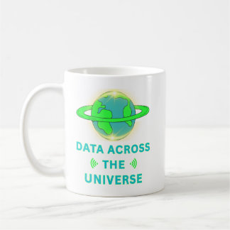 宇宙を横断するデータ コーヒーマグカップ