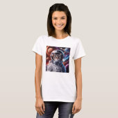 宇宙を飛ぶ面白い猫の宇宙飛行士 Tシャツ (正面フル)