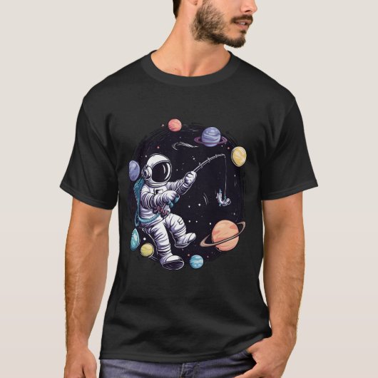 宇宙アングラー：宇宙の奥底を探索する Tシャツ (正面)