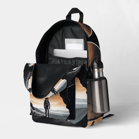 「宇宙エッジ：宇宙飛行士エンブレム」 プリントバックパック (裏面右端 (見開き))