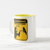 宇宙エンジニア警告ズポスターMag ツートーンマグカップ (正面左)