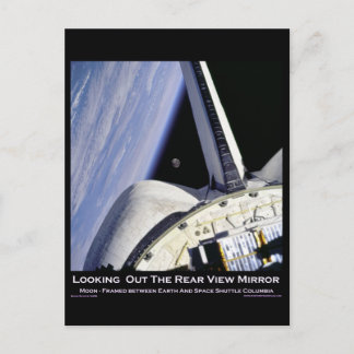 宇宙シャトルから宇宙空間を見つめる ポストカード