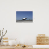 宇宙シャトルアトランティスが滑走路33に接近 ポスター (キッチン)