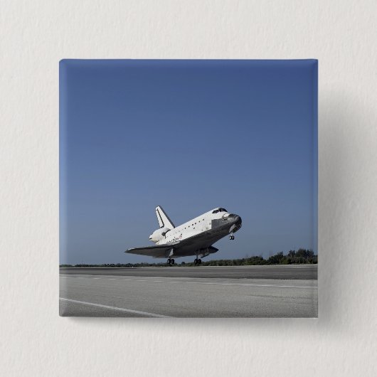 宇宙シャトルアトランティスが滑走路33に接近 缶バッジ (正面)
